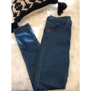 Forever 21 • High Waist Jeans